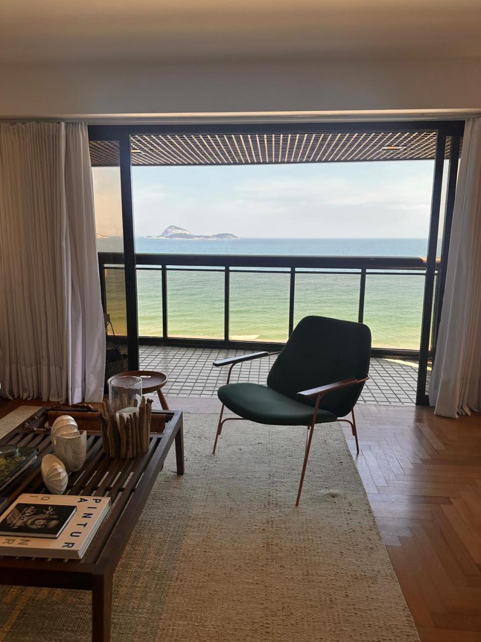 Apartment Panoramic Ocean View In Ipanema 2 And Pool Rio de Janeiro
